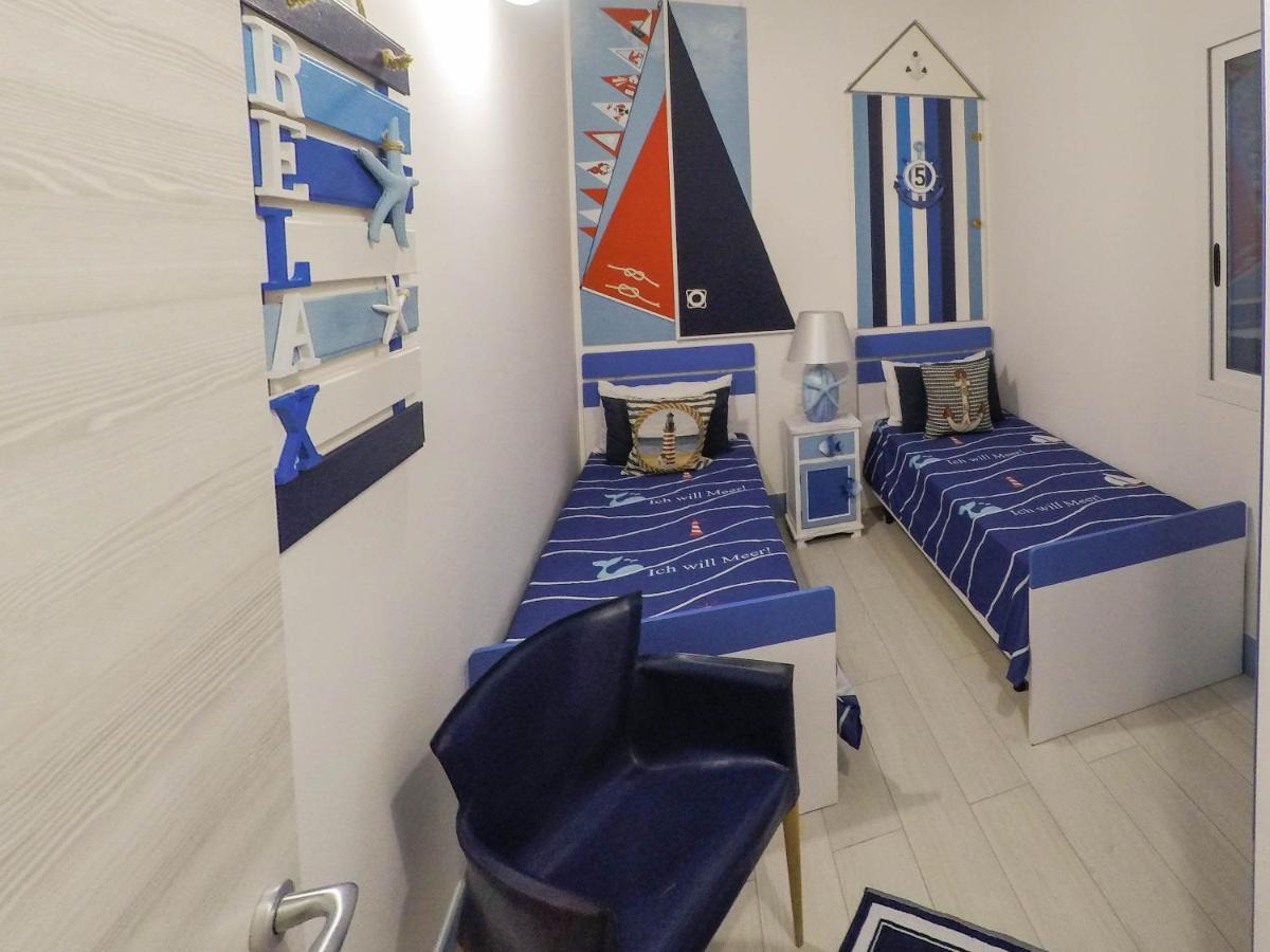 La Casa In Riva Al Mare Villa Augusta Bagian luar foto