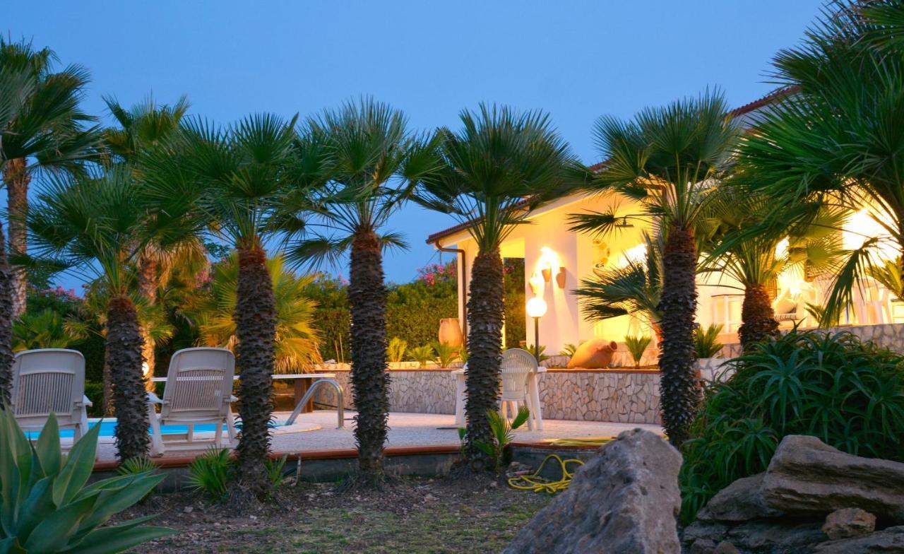 La Casa In Riva Al Mare Villa Augusta Bagian luar foto
