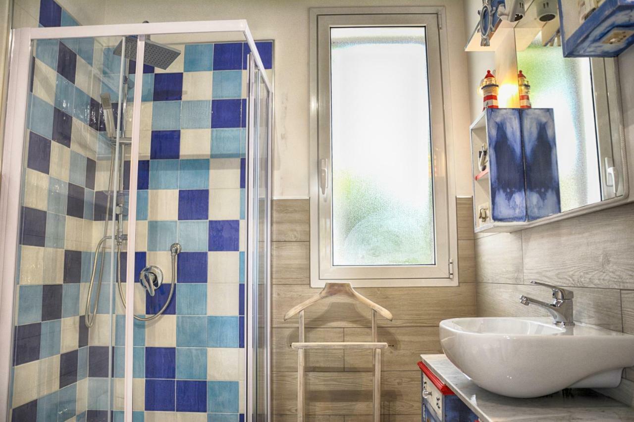 La Casa In Riva Al Mare Villa Augusta Bagian luar foto