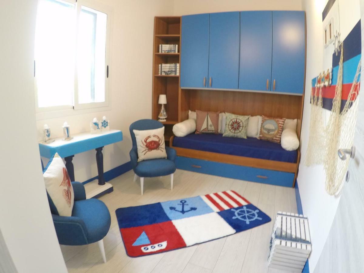 La Casa In Riva Al Mare Villa Augusta Bagian luar foto