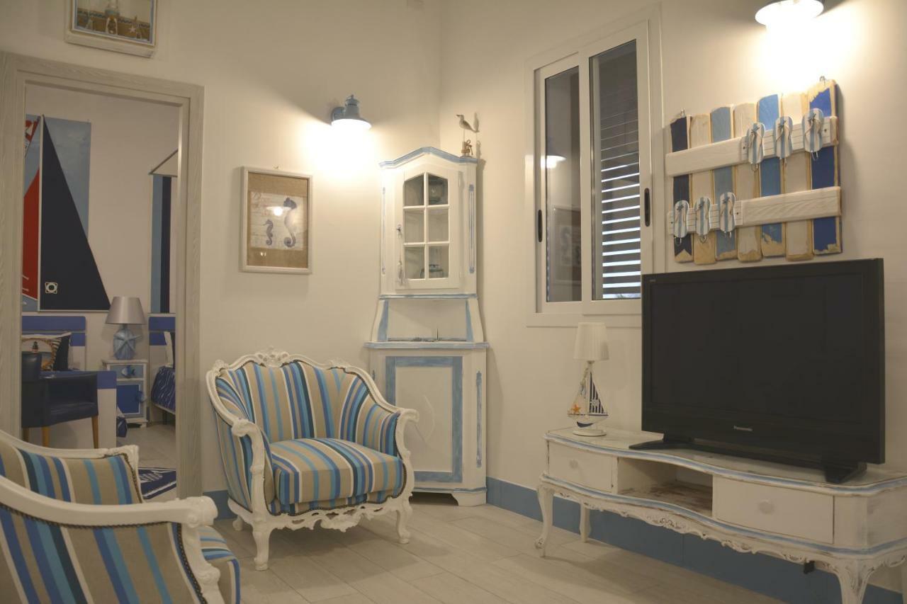 La Casa In Riva Al Mare Villa Augusta Bagian luar foto